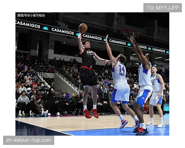 罗伯特·威廉姆斯篮下强攻提升防守效率显著优于队内内线伙伴